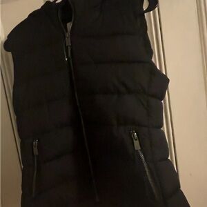 GAP Black Quilted Vest with Zipper